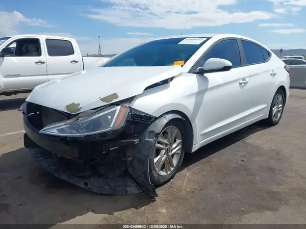 5NPD84LF9KH423585 2019 HYUNDAI ELANTRA - Image 2