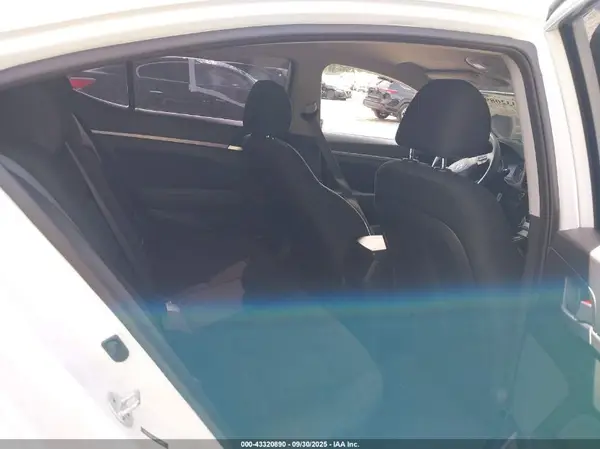 5NPD84LF9KH426955 2019 HYUNDAI ELANTRA - Image 8
