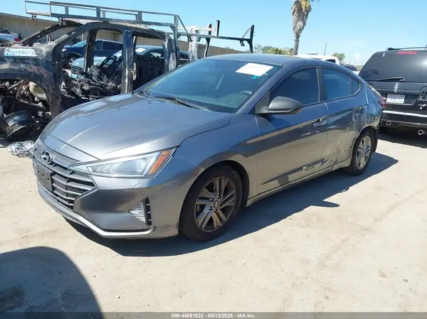 5NPD84LF9KH444503 2019 HYUNDAI ELANTRA - Image 2