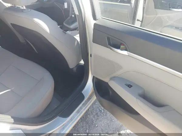 5NPD84LF9KH444615 2019 HYUNDAI ELANTRA - Image 8
