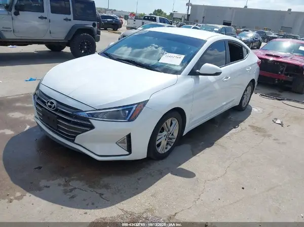 5NPD84LF9KH457848 2019 HYUNDAI ELANTRA - Image 2