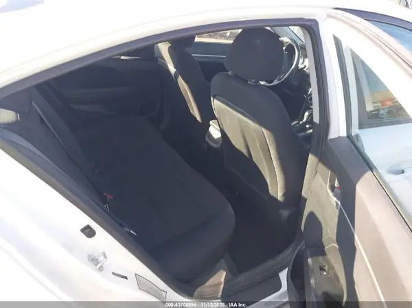 5NPD84LF9KH469210 2019 HYUNDAI ELANTRA - Image 8