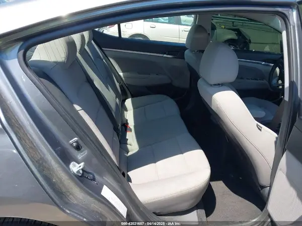 5NPD84LF9KH471782 2019 HYUNDAI ELANTRA - Image 8