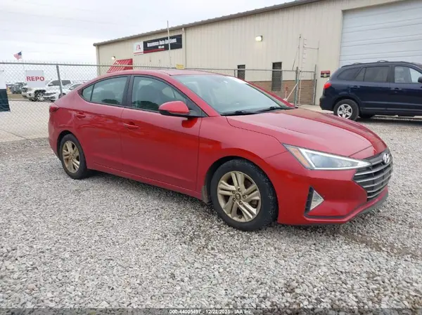 5NPD84LF9KH472883 2019 HYUNDAI ELANTRA - Image 1