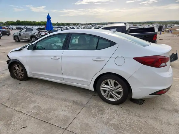 5NPD84LF9KH475427 2019 HYUNDAI ELANTRA - Image 2