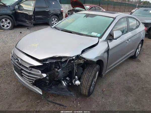 5NPD84LF9LH615977 2020 HYUNDAI ELANTRA - Image 2