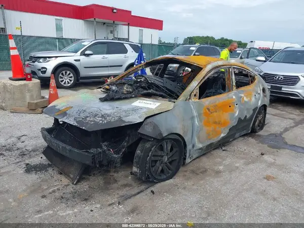5NPD84LF9LH620757 2020 HYUNDAI ELANTRA - Image 2