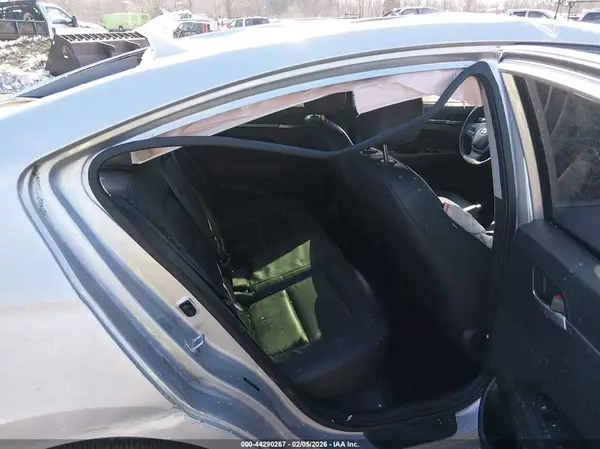 5NPD84LFXHH003438 2017 HYUNDAI ELANTRA - Image 8