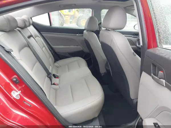 5NPD84LFXHH005318 2017 HYUNDAI ELANTRA - Image 8