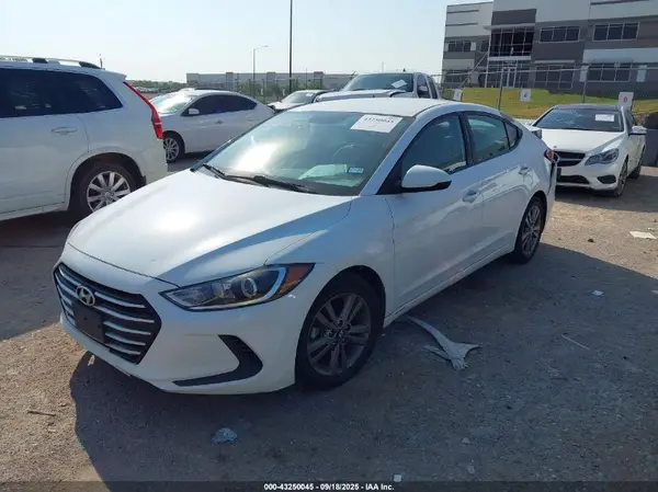 5NPD84LFXHH005366 2017 HYUNDAI ELANTRA - Image 2
