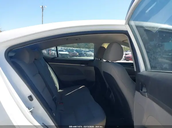 5NPD84LFXHH005920 2017 HYUNDAI ELANTRA - Image 8
