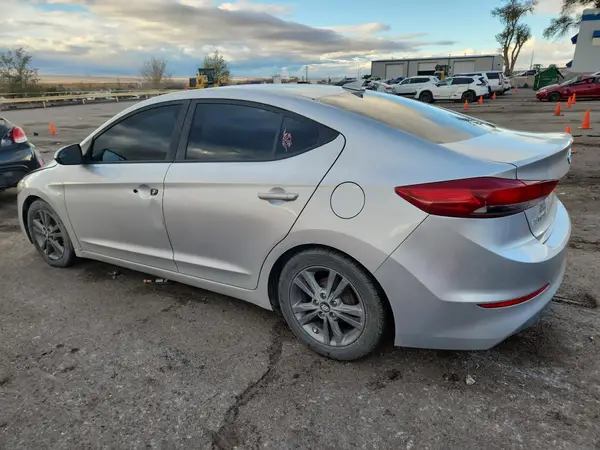 5NPD84LFXHH012382 2017 HYUNDAI ELANTRA - Image 2