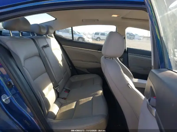 5NPD84LFXHH015475 2017 HYUNDAI ELANTRA - Image 8