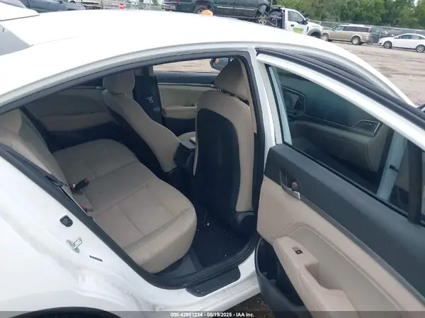 5NPD84LFXHH017209 2017 HYUNDAI ELANTRA - Image 8