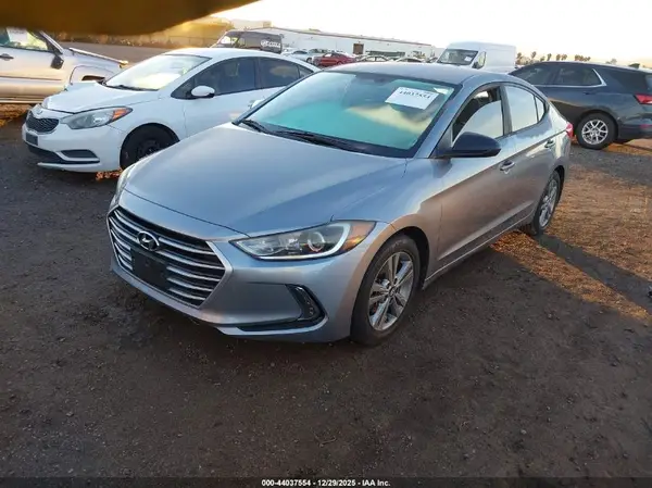 5NPD84LFXHH017677 2017 HYUNDAI ELANTRA - Image 2