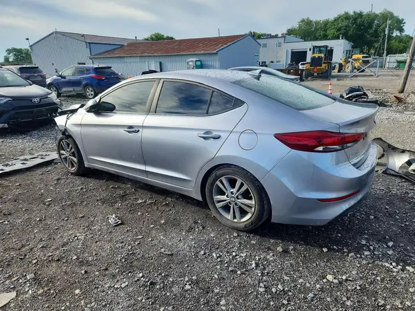 5NPD84LFXHH020031 2017 HYUNDAI ELANTRA - Image 2