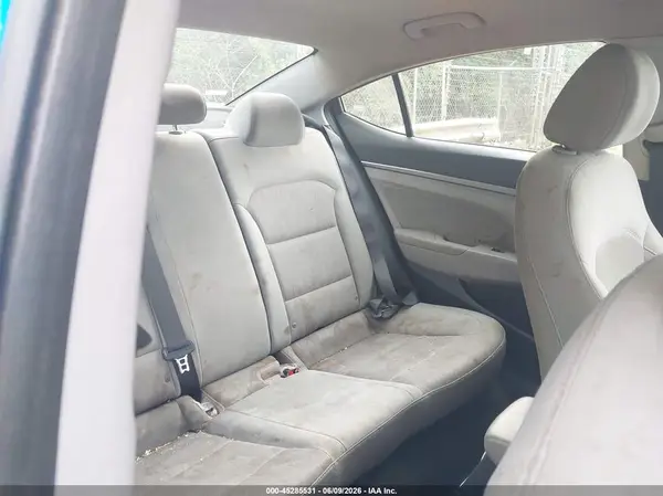 5NPD84LFXHH024516 2017 HYUNDAI ELANTRA - Image 8