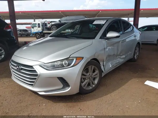 5NPD84LFXHH024726 2017 HYUNDAI ELANTRA - Image 2