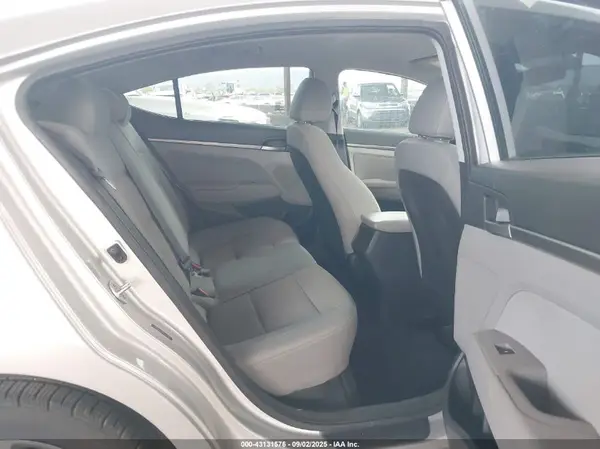 5NPD84LFXHH024726 2017 HYUNDAI ELANTRA - Image 8
