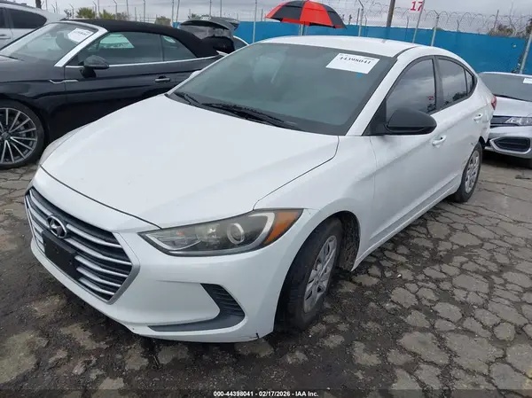 5NPD84LFXHH025567 2017 HYUNDAI ELANTRA - Image 2