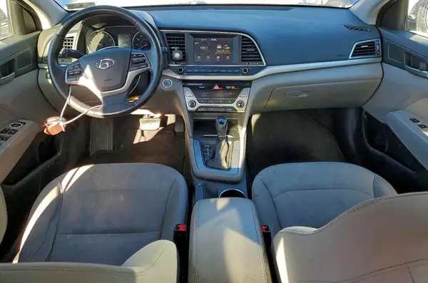 5NPD84LFXHH026038 2017 HYUNDAI ELANTRA - Image 8