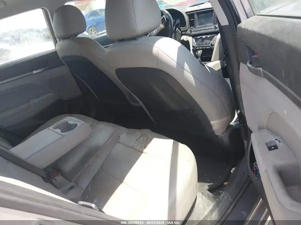 5NPD84LFXHH030400 2017 HYUNDAI ELANTRA - Image 8