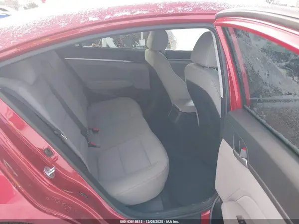 5NPD84LFXHH032079 2017 HYUNDAI ELANTRA - Image 8