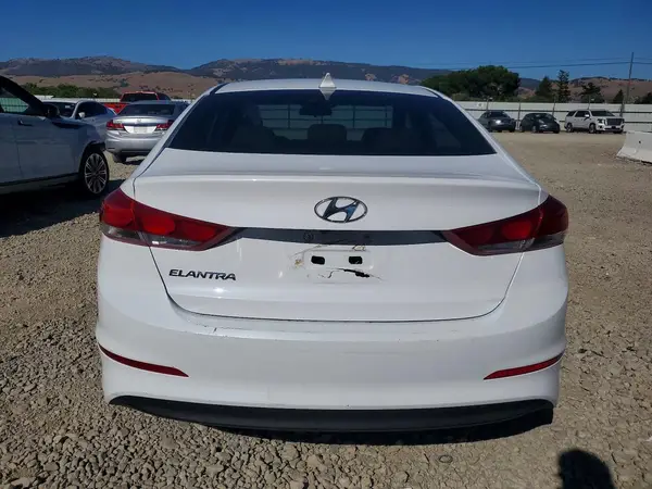 2017 HYUNDAI ELANTRA auction photo 6