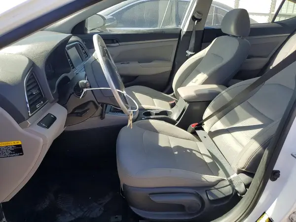 2017 HYUNDAI ELANTRA auction photo 7
