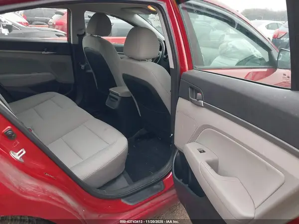 5NPD84LFXHH035774 2017 HYUNDAI ELANTRA - Image 8