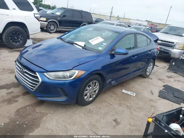 5NPD84LFXHH037475 2017 HYUNDAI ELANTRA - Image 2