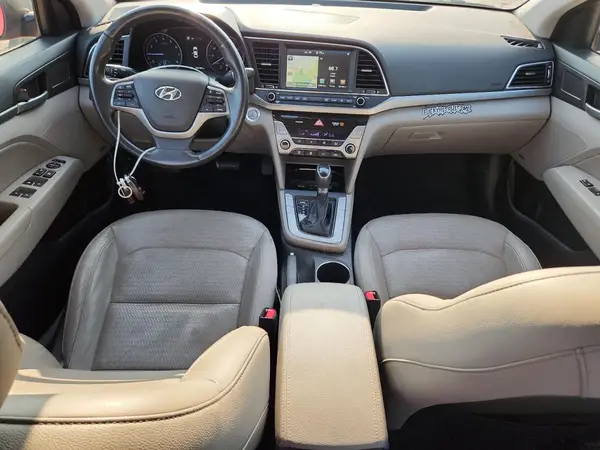 5NPD84LFXHH039064 2017 HYUNDAI ELANTRA - Image 8