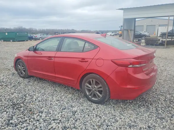 5NPD84LFXHH039582 2017 HYUNDAI ELANTRA - Image 2