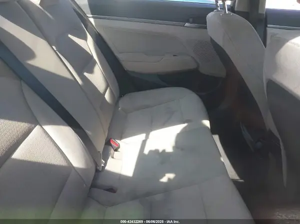 5NPD84LFXHH040232 2017 HYUNDAI ELANTRA - Image 8