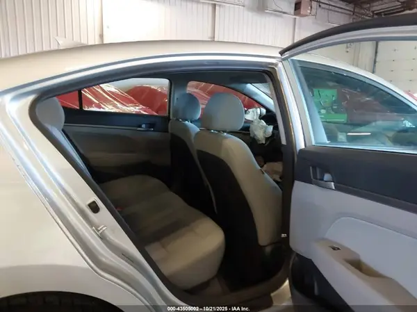 5NPD84LFXHH042269 2017 HYUNDAI ELANTRA - Image 8