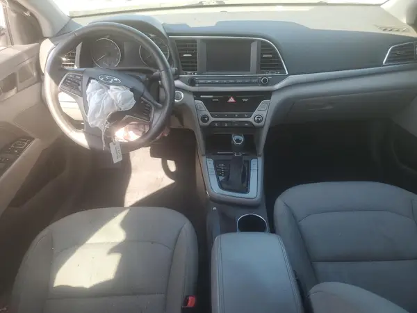 5NPD84LFXHH043843 2017 HYUNDAI ELANTRA - Image 8
