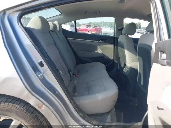 5NPD84LFXHH046757 2017 HYUNDAI ELANTRA - Image 8