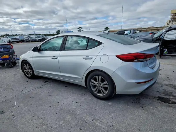 5NPD84LFXHH051117 2017 HYUNDAI ELANTRA - Image 2