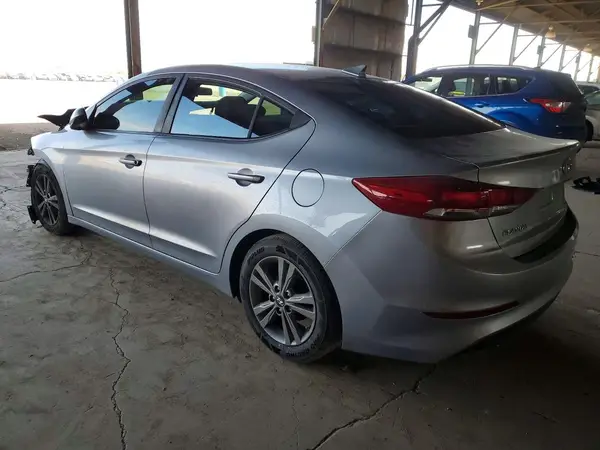 5NPD84LFXHH052851 2017 HYUNDAI ELANTRA - Image 2