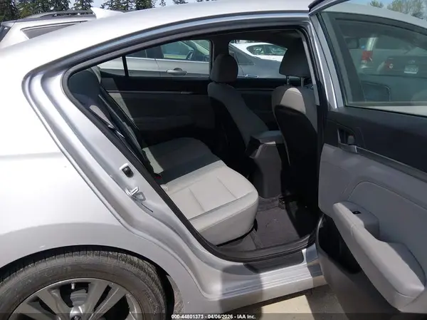 5NPD84LFXHH056141 2017 HYUNDAI ELANTRA - Image 8