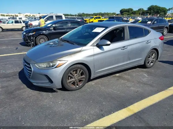 5NPD84LFXHH061551 2017 HYUNDAI ELANTRA - Image 2