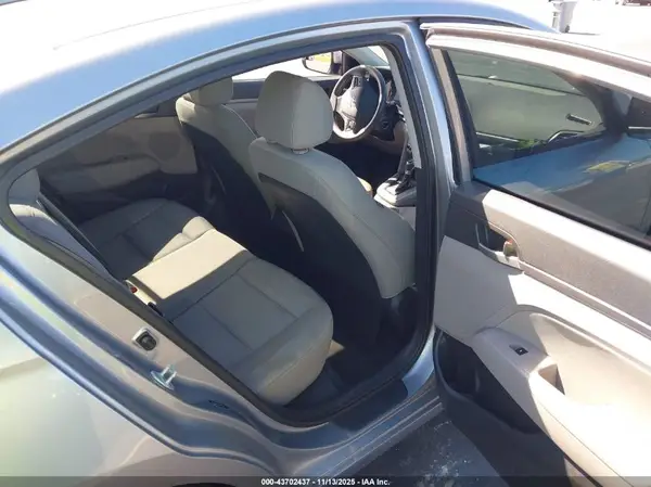 5NPD84LFXHH061551 2017 HYUNDAI ELANTRA - Image 8