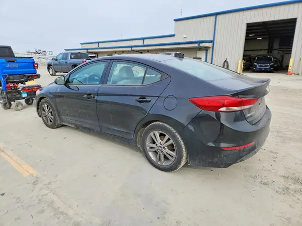5NPD84LFXHH063963 2017 HYUNDAI ELANTRA - Image 2