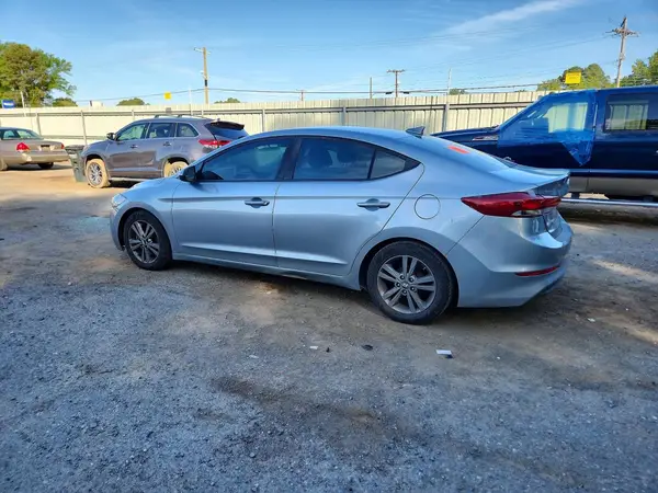 5NPD84LFXHH064031 2017 HYUNDAI ELANTRA - Image 2