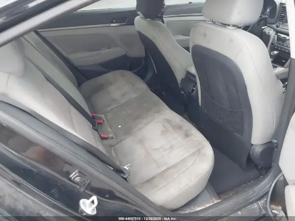 5NPD84LFXHH066829 2017 HYUNDAI ELANTRA - Image 8