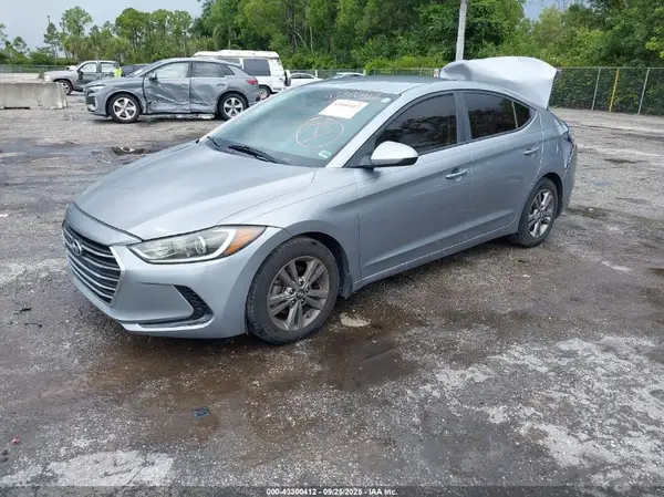 5NPD84LFXHH067642 2017 HYUNDAI ELANTRA - Image 2