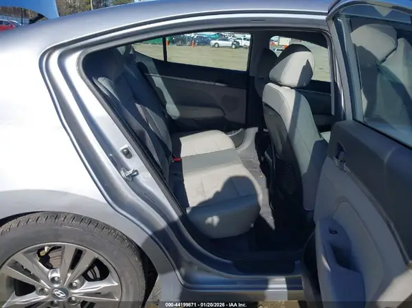 5NPD84LFXHH070511 2017 HYUNDAI ELANTRA - Image 8