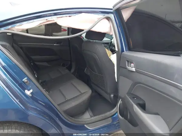 5NPD84LFXHH075370 2017 HYUNDAI ELANTRA - Image 8