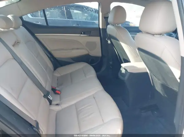 5NPD84LFXHH075840 2017 HYUNDAI ELANTRA - Image 8