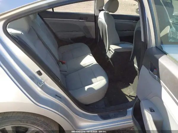 5NPD84LFXHH084649 2017 HYUNDAI ELANTRA - Image 8